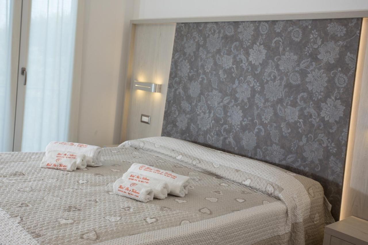 Hotel Riz チェルヴィア エクステリア 写真