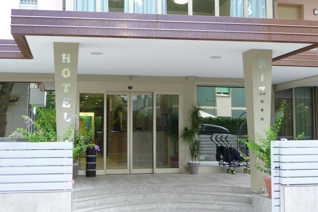 Hotel Riz チェルヴィア エクステリア 写真
